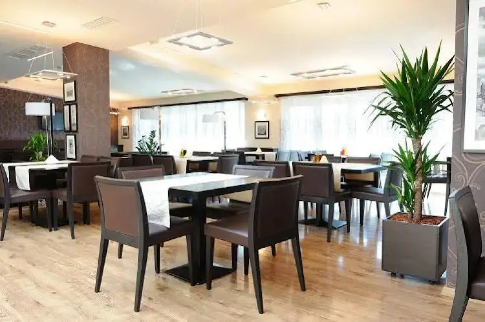 Elite Plaza Hotel