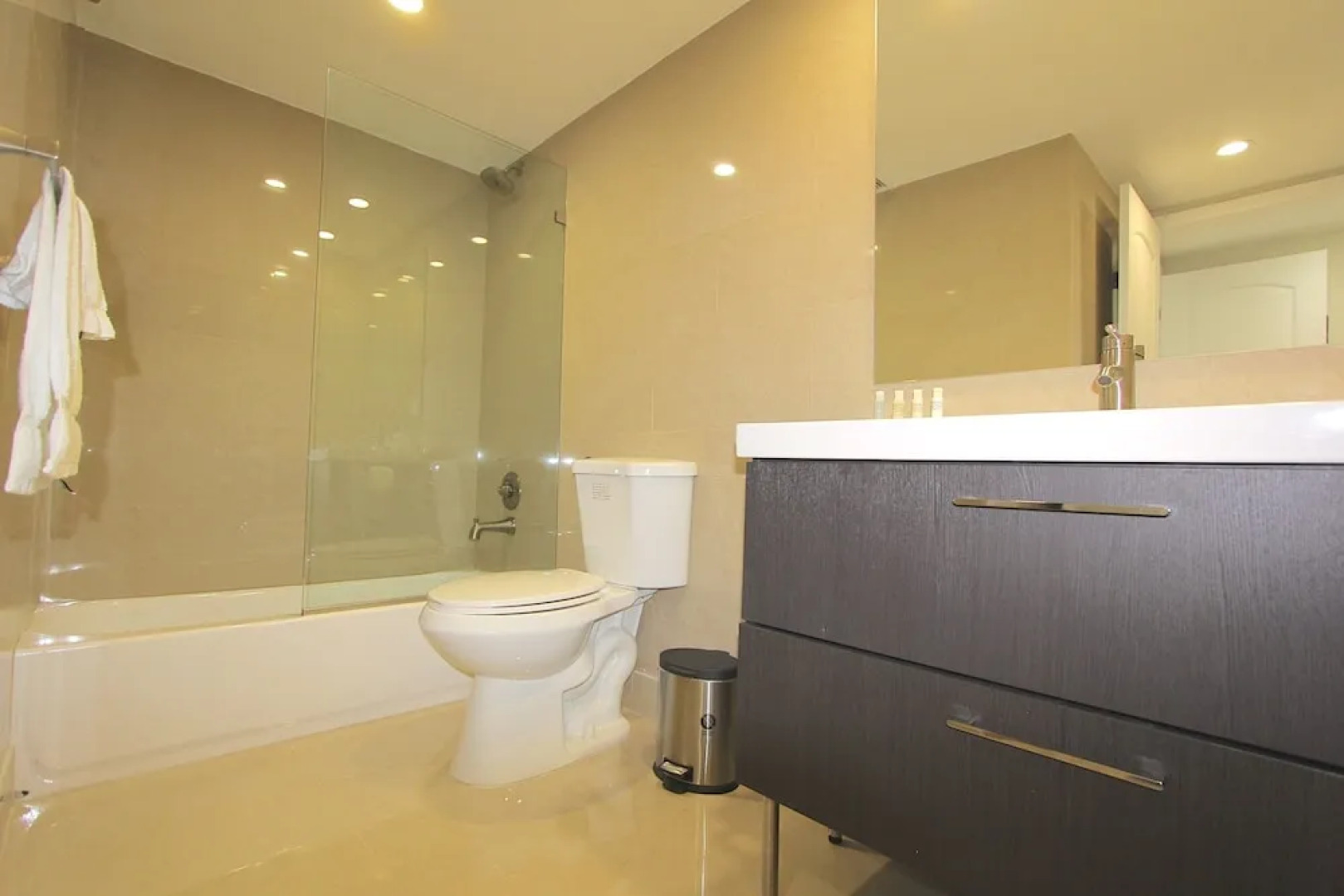 Ocean Reserve Apartments by FlatsAway