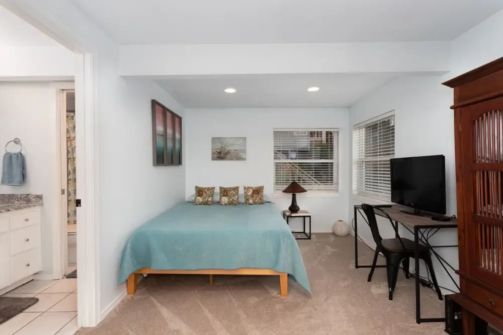 Amazing Sunsets At 3br Over The Puget Sound 3 Bedroom Home by Redawning