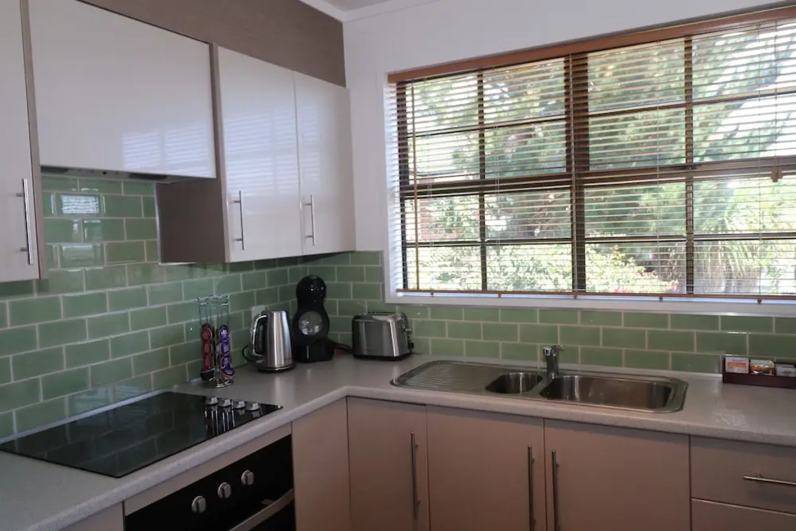 Sunny Unit on Grey Street