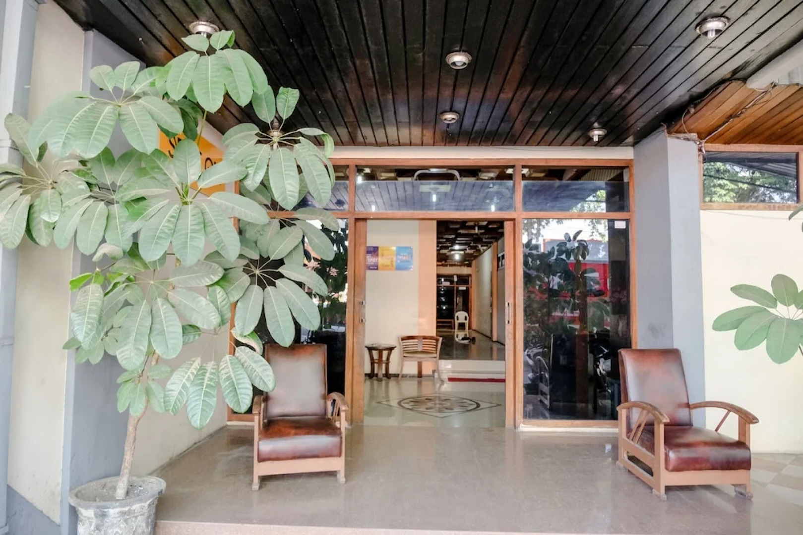 Spot On 1761 Hotel Dirgahayu