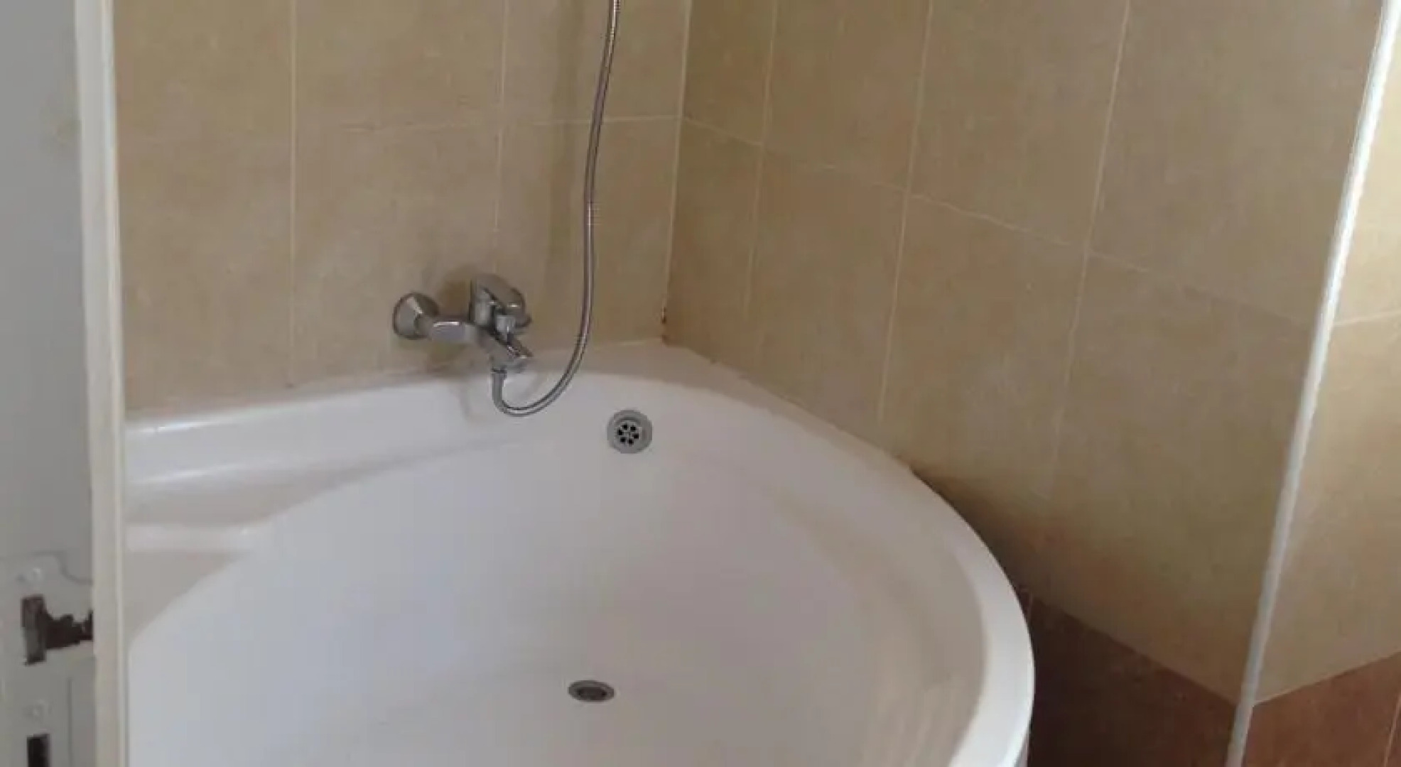 Alexandria Court Apartment No. 5