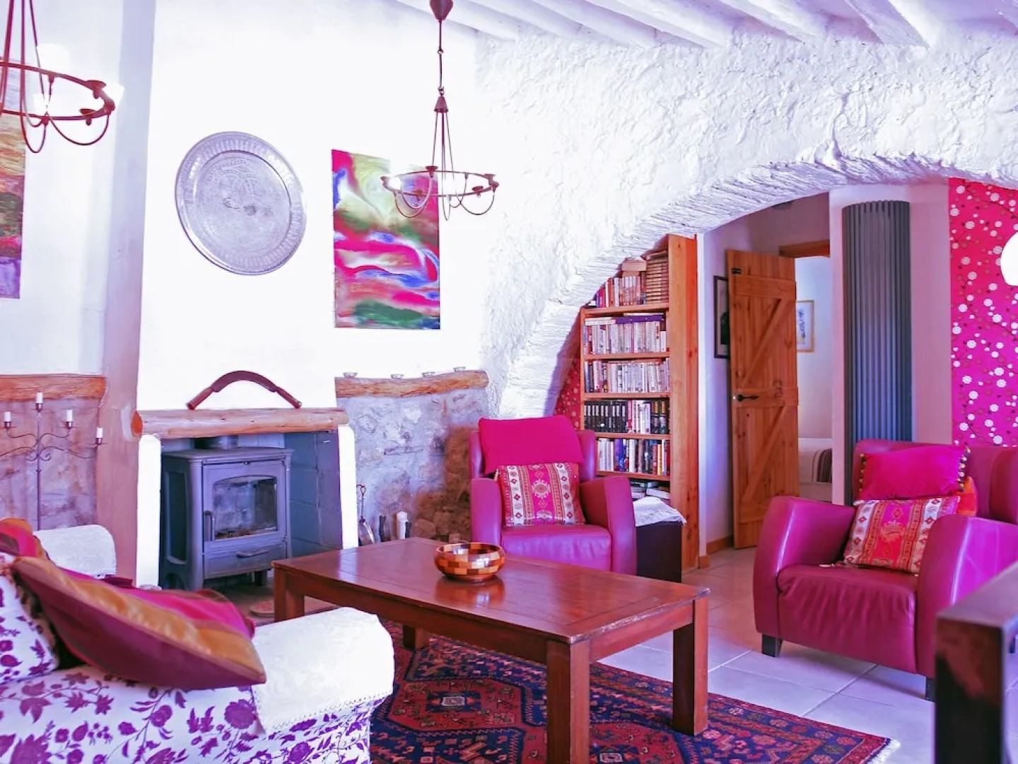 Rustic Cottage in Vilacolum With Swimming Pool