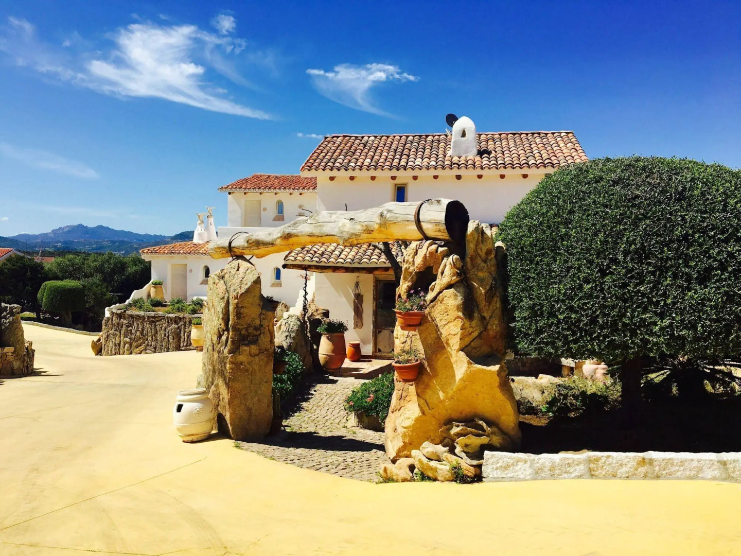 Sulia House Porto Rotondo, Curio Collection by Hilton