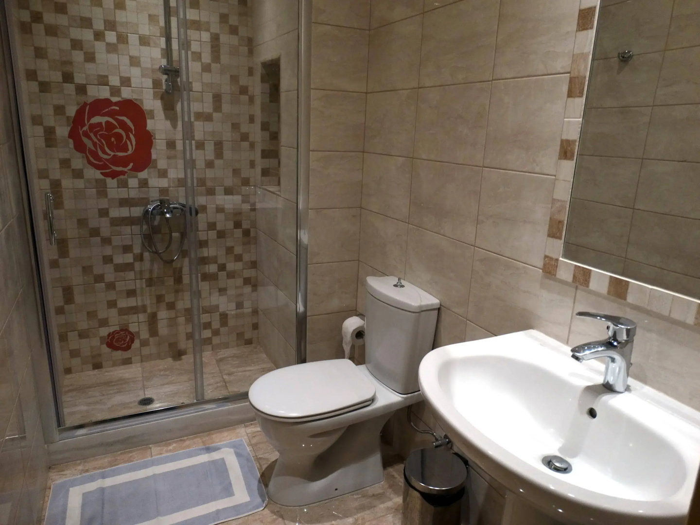 Makis Louvlis Apartments 