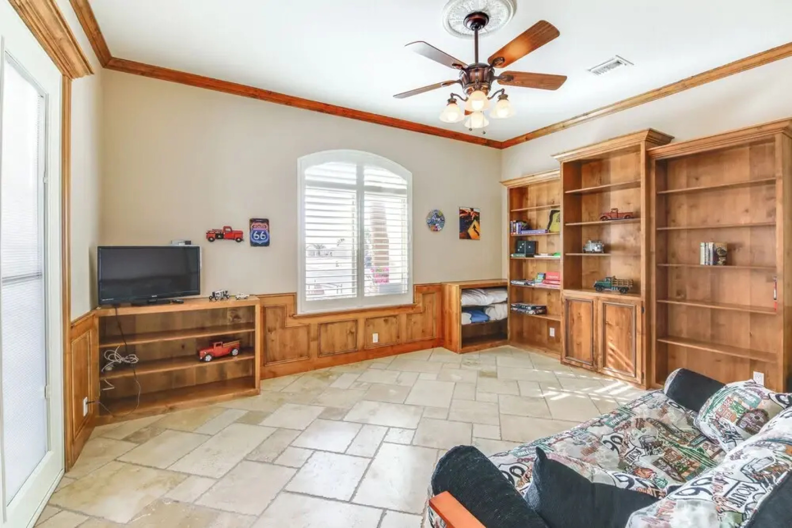 Spacious Luxe Home w/ Lake Access in Fort Mohave!