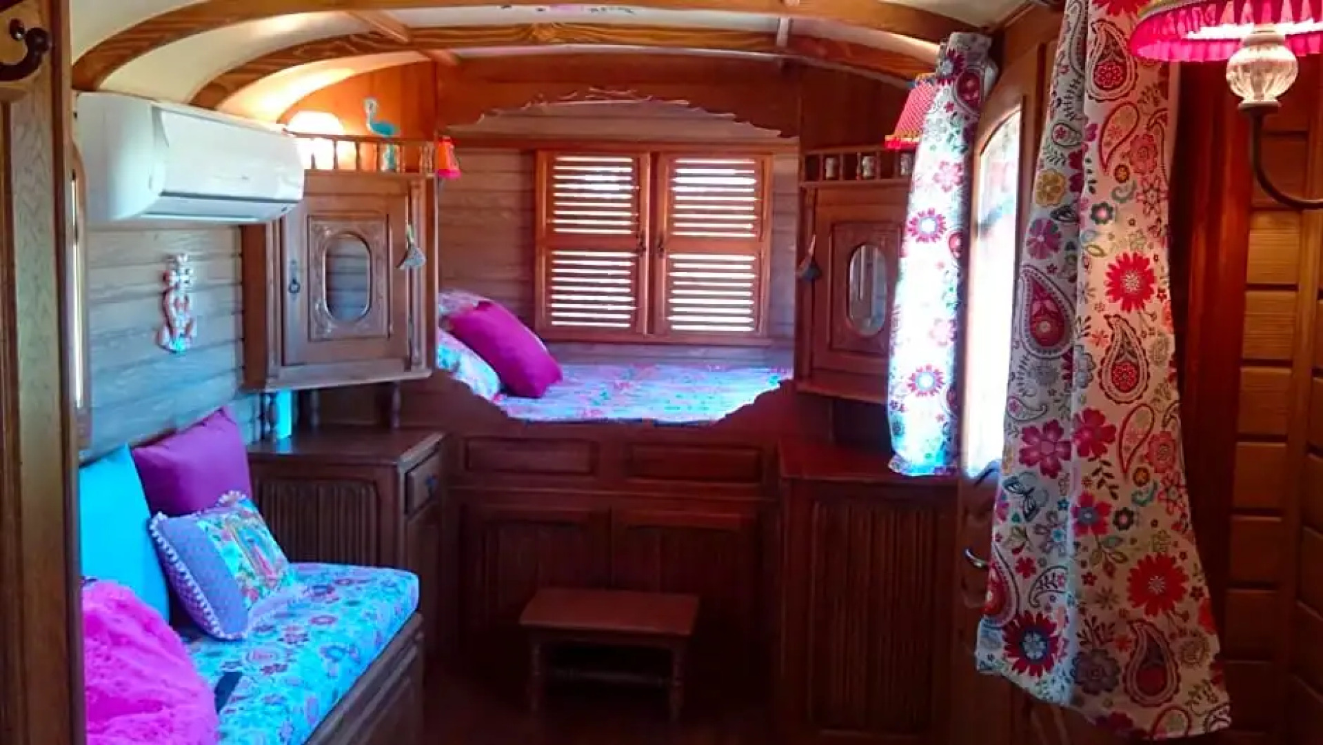 La Nanou'che (roulotte en Camargue)