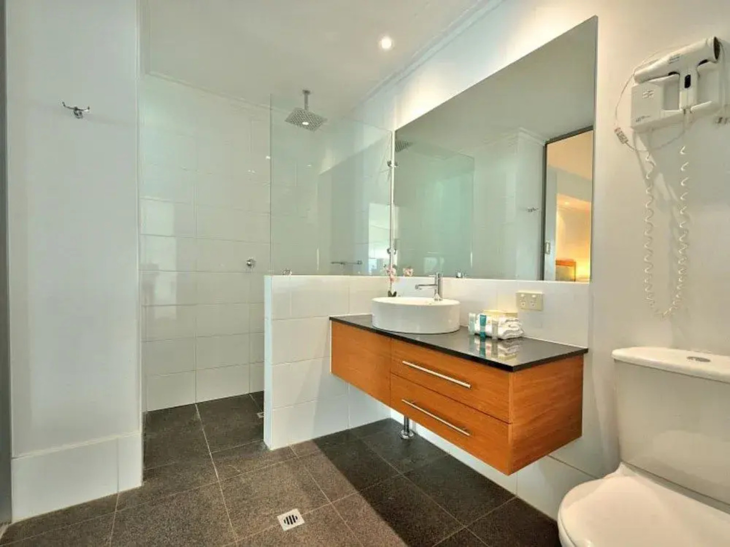 Mandurah Private Collection