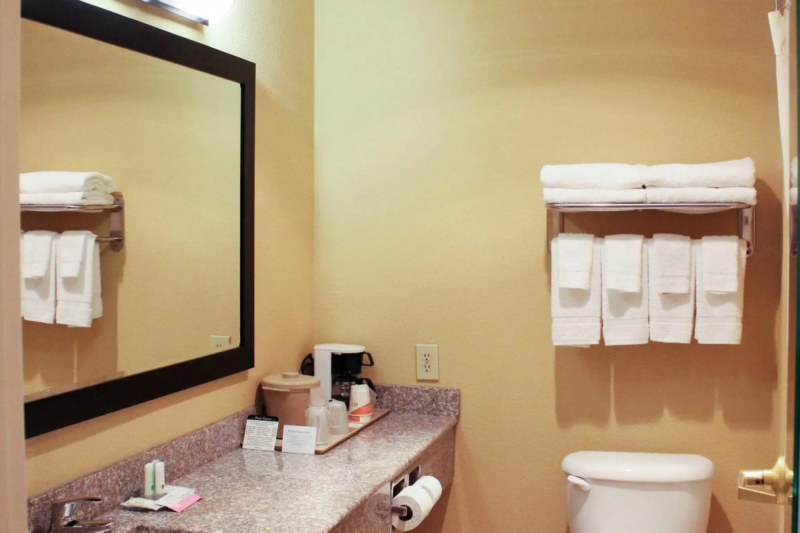 Quality Inn & Suites Cincinnati Sharonville