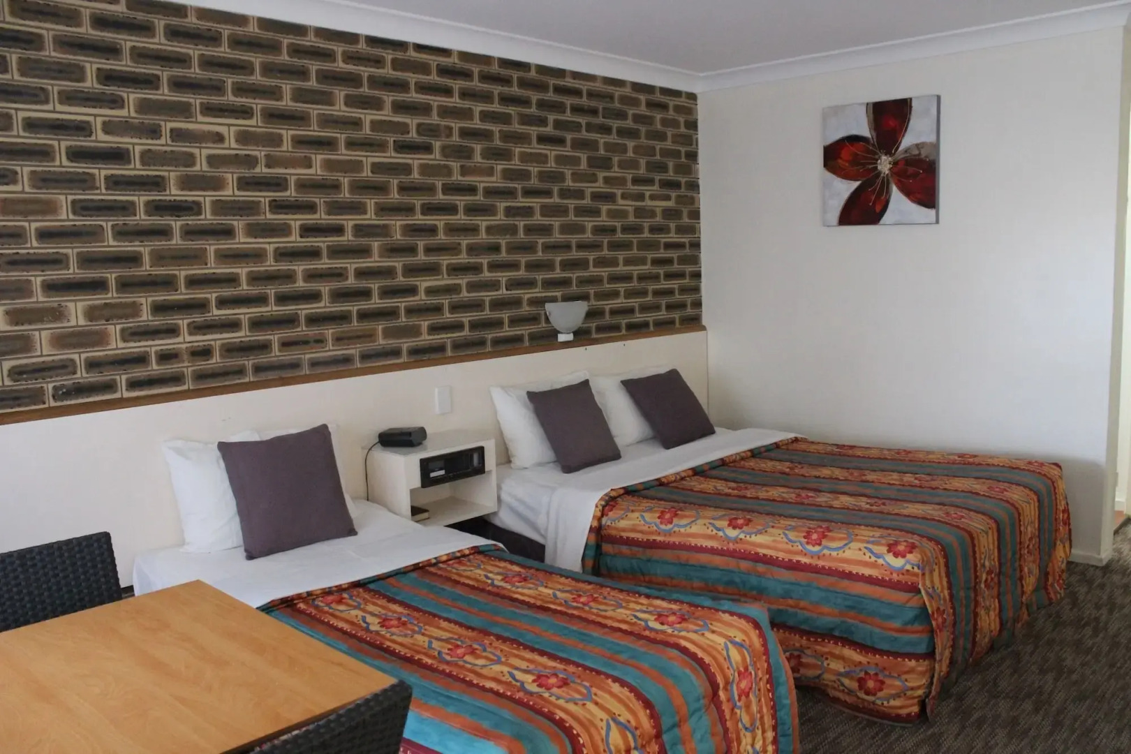 Top Of The Town Motel