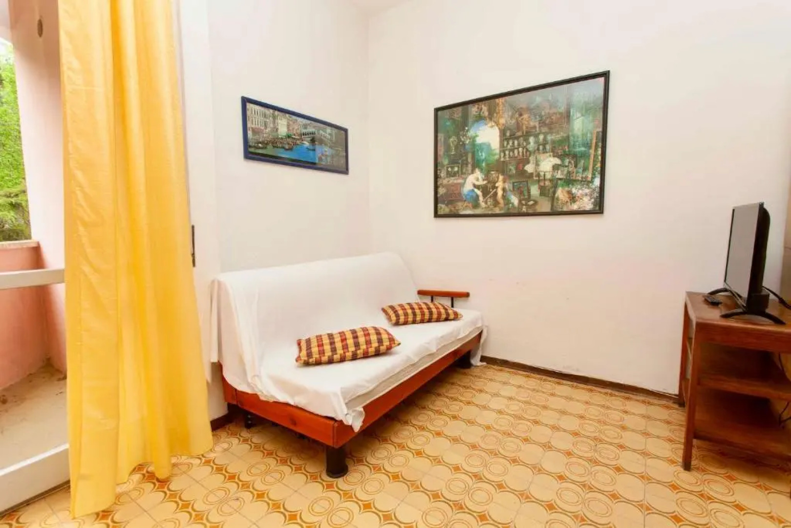 M257 - Marcelli, bilocale in residence con piscina