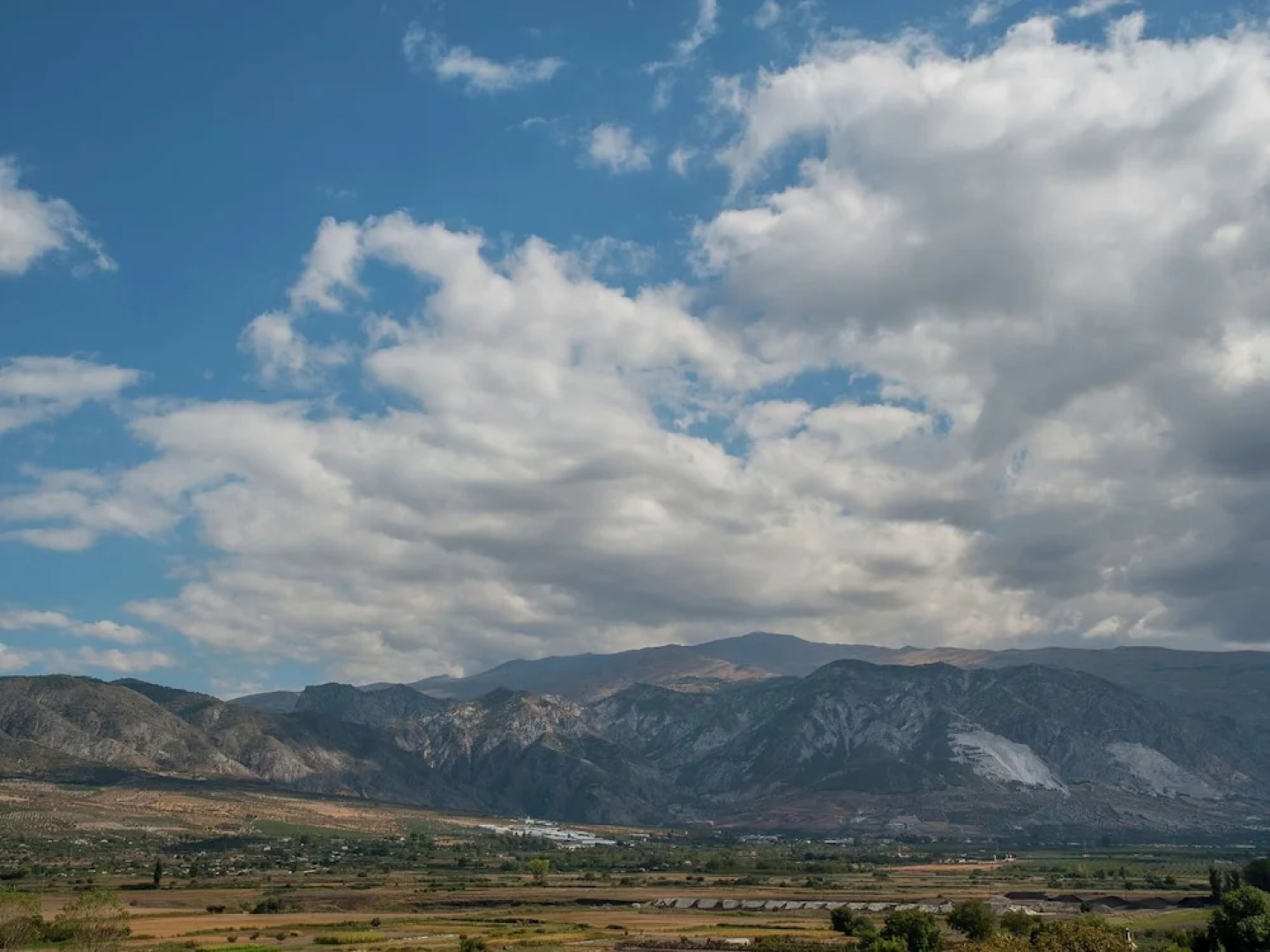 Rustic Cottage in El Padul Near the City Centre
