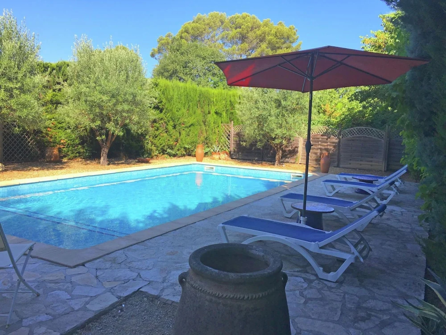 Quaint Holiday Home with Private Pool in Lorgues France