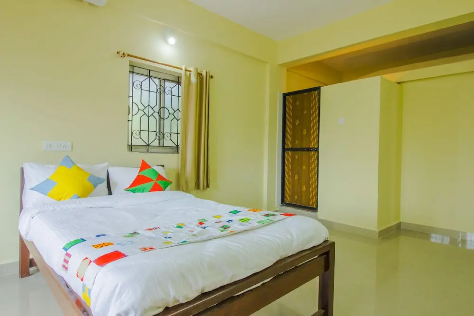 OYO 22002 Home Spacious Studio Uddo Beach