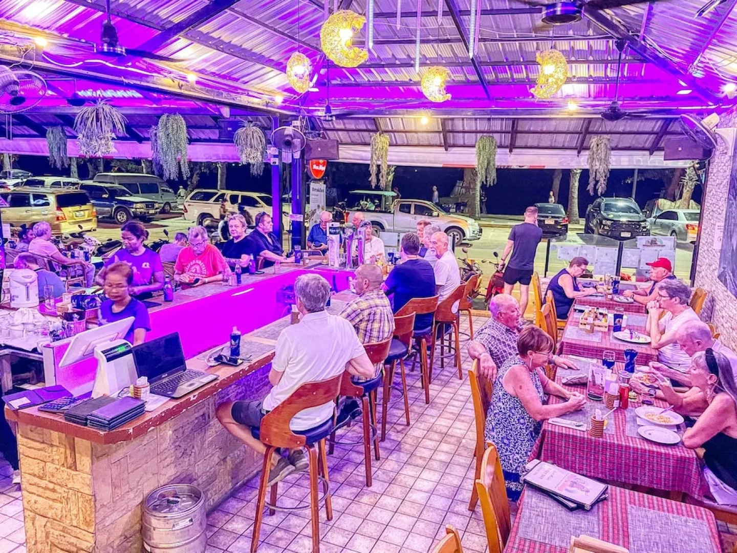 Happy Vikings - Beachfront