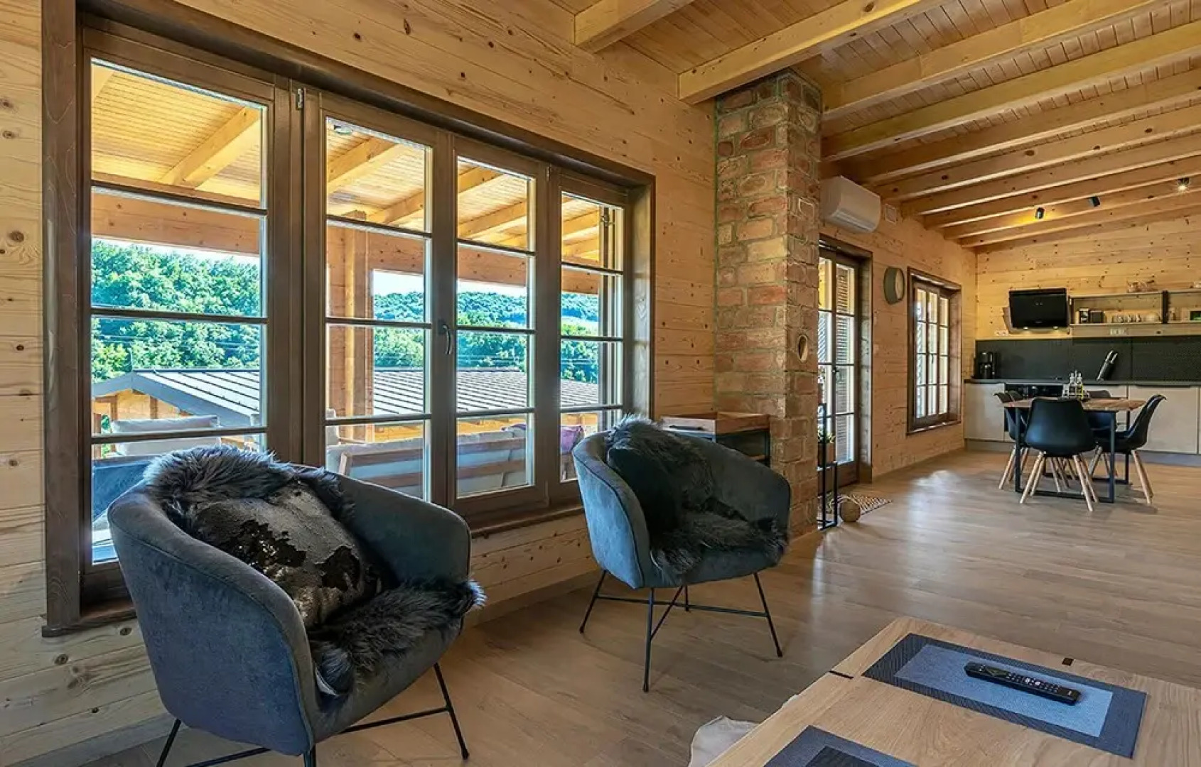 Amazing Home in Donje Taboriste With 2 Bedrooms and Wifi