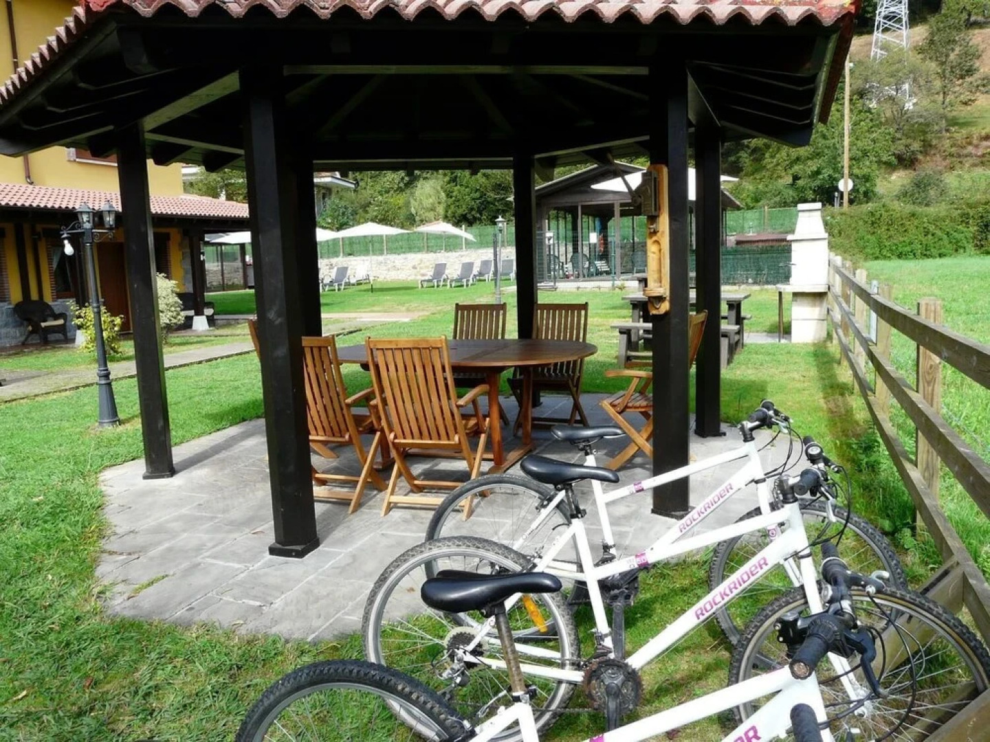 Apartamentos El Castañeu