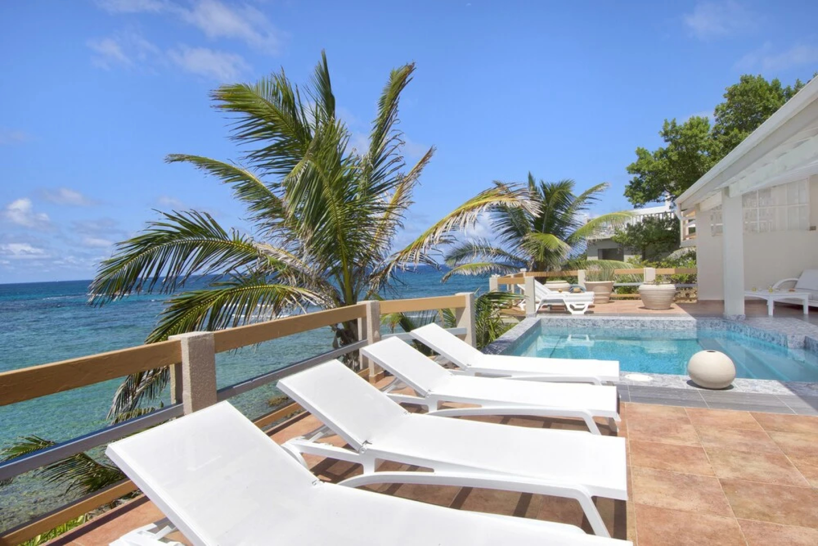 Bell'Mare by Island Properties Online
