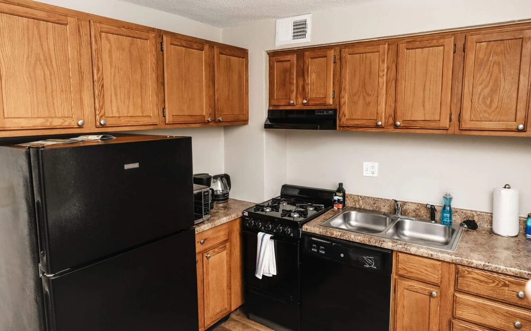 Comfortable 1BR APT With a 24-hour Fitness Center