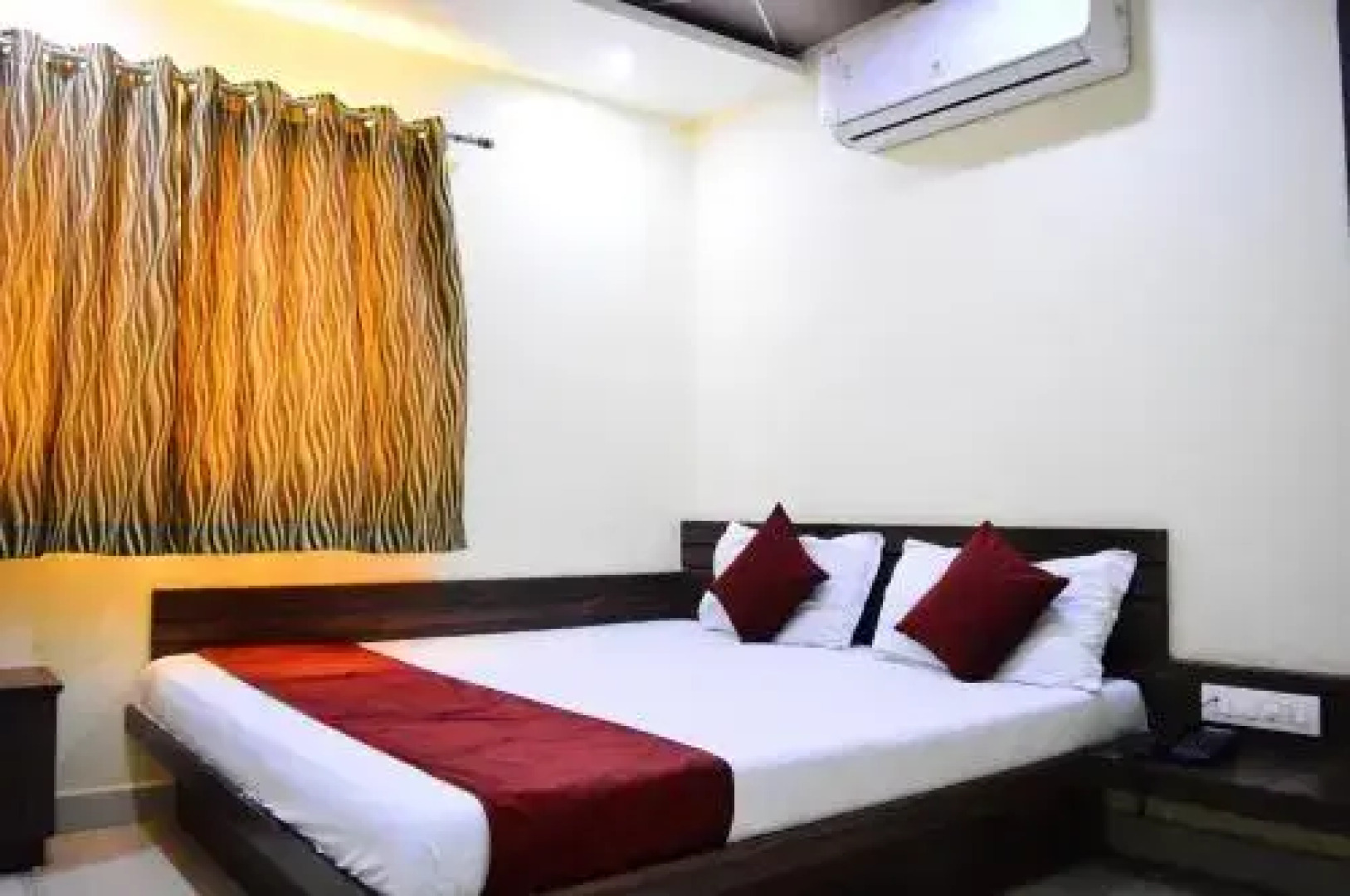 Hotel Keshar Laxmi (Near Mahakal Temple), Ujjain