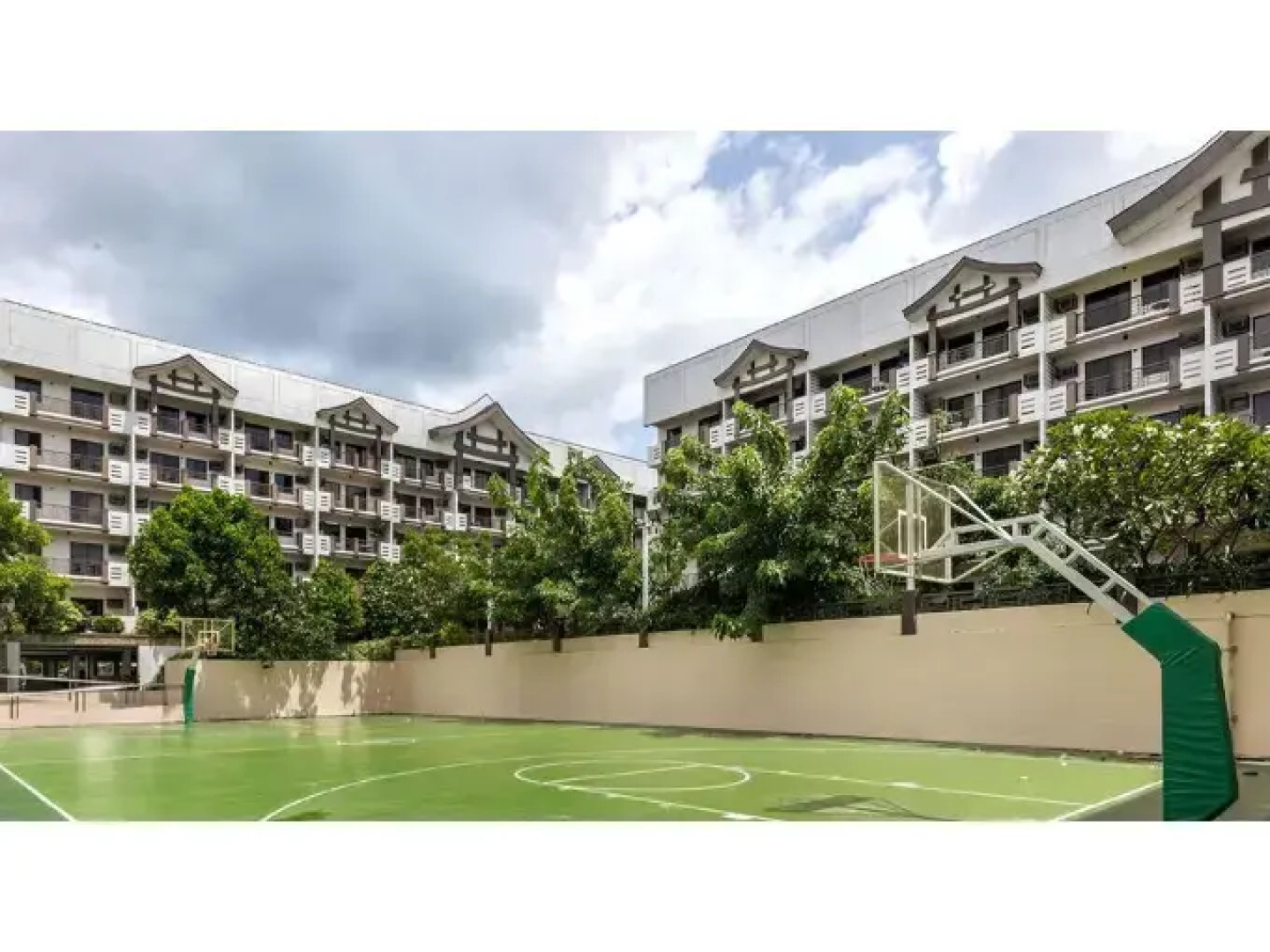 The Redwoods SM Fairview with Balcony Quezon City,Metro Manila Philippines