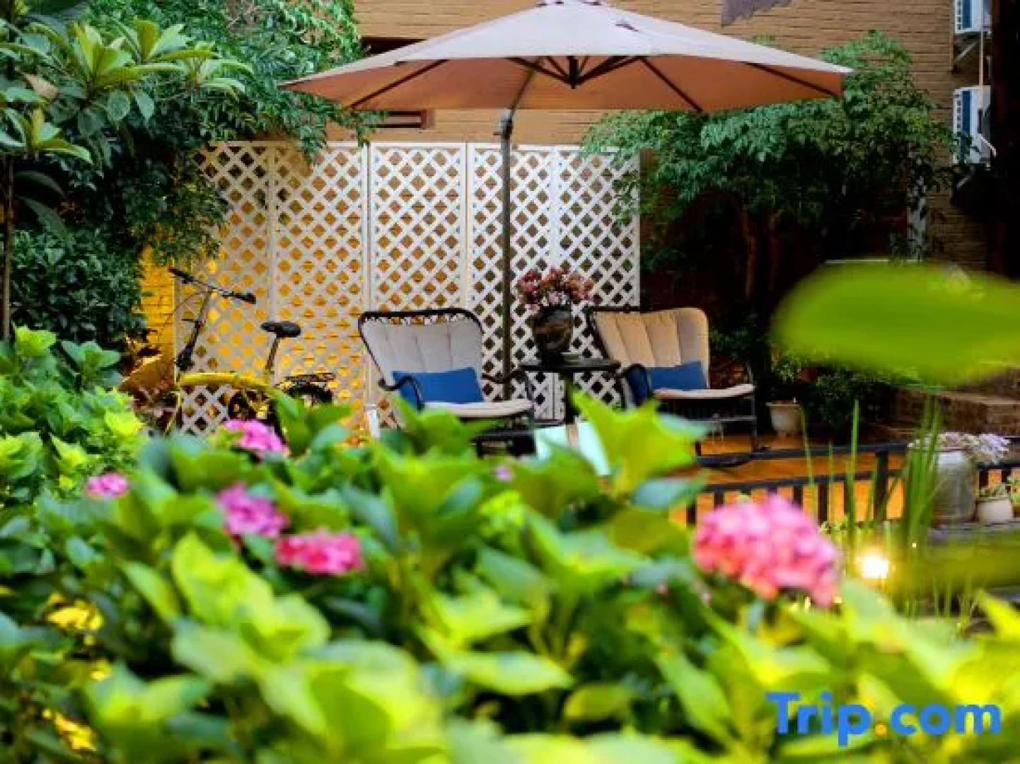 Tung lei small courtyard home