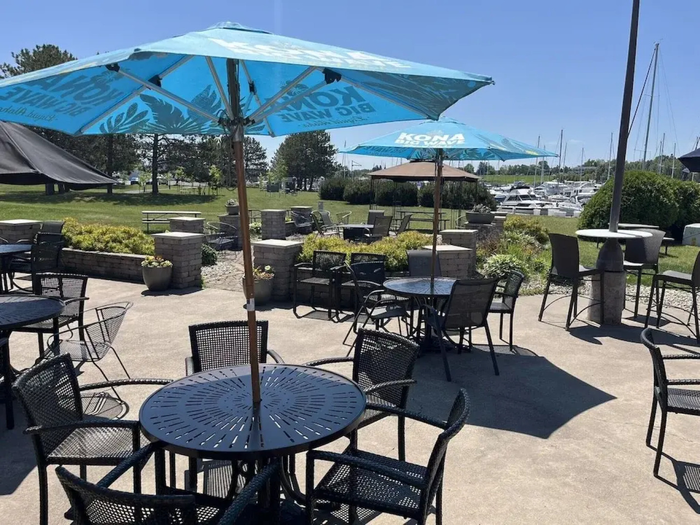 Barker's Island Inn Resort