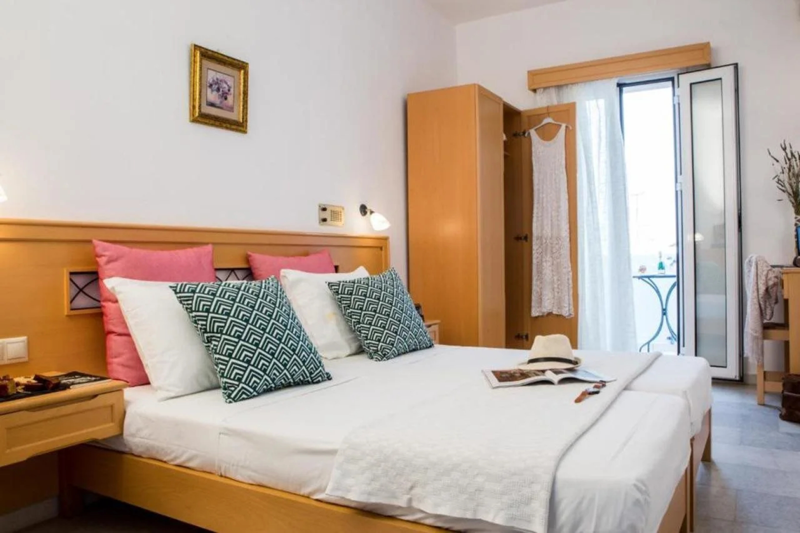 Artemis Hotel