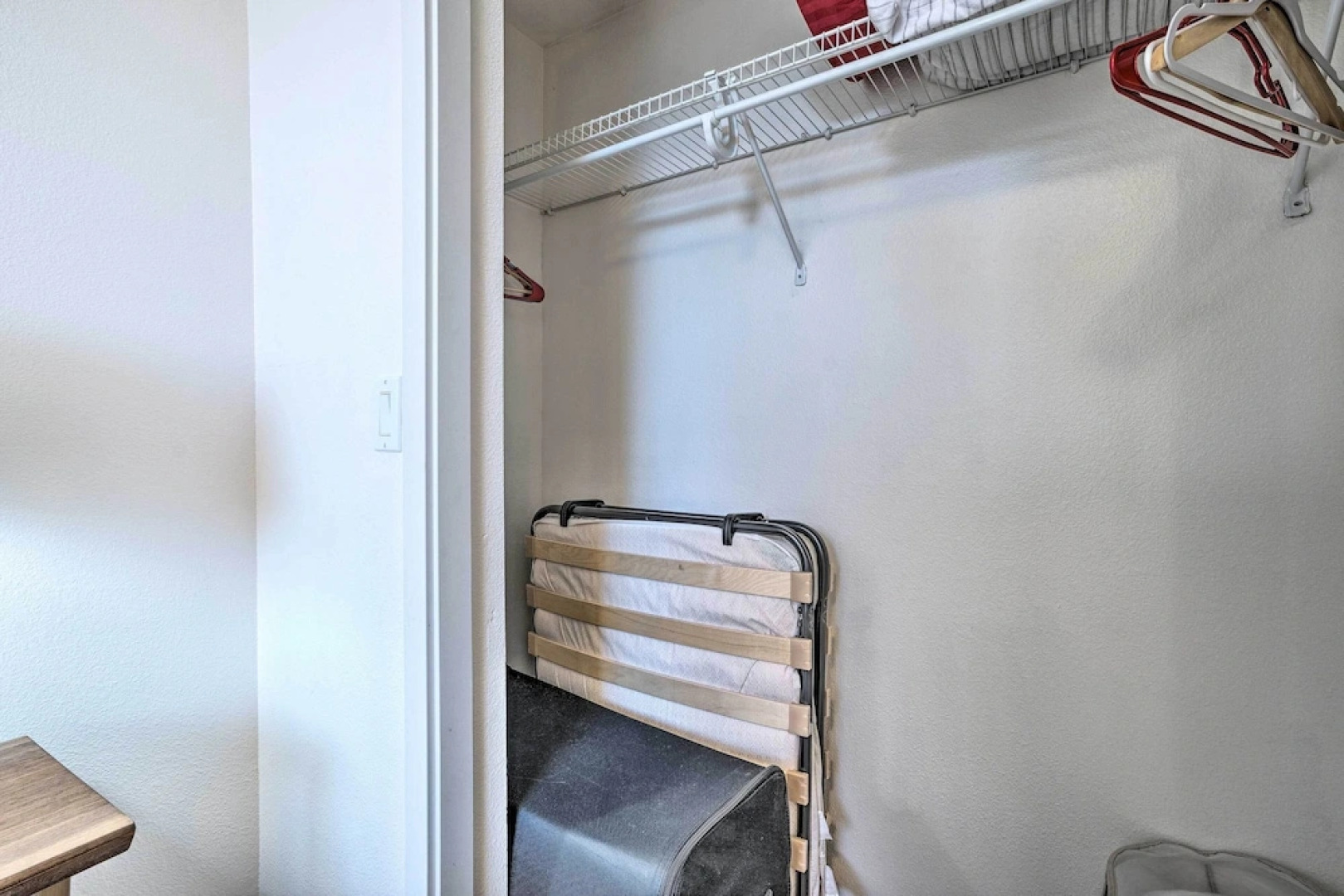 Resort-style Condo w/ Lake Chelan & Mtn Views