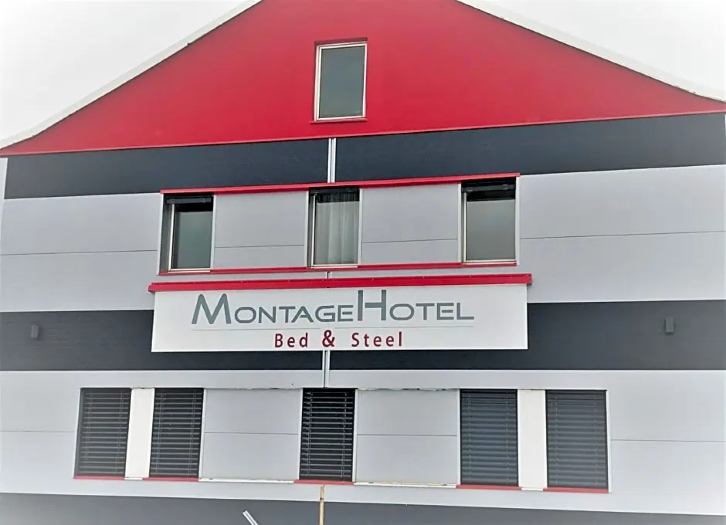 Montagehotel Bed  Steel