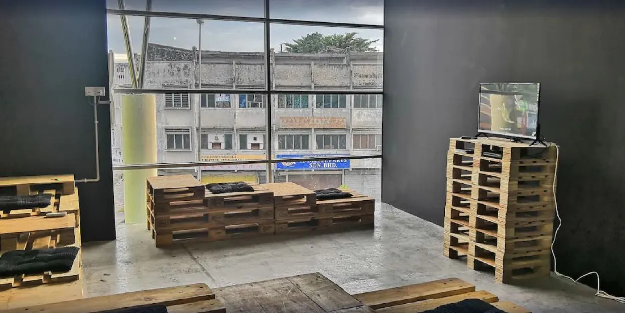 Bed & Bike Backpackers Studio