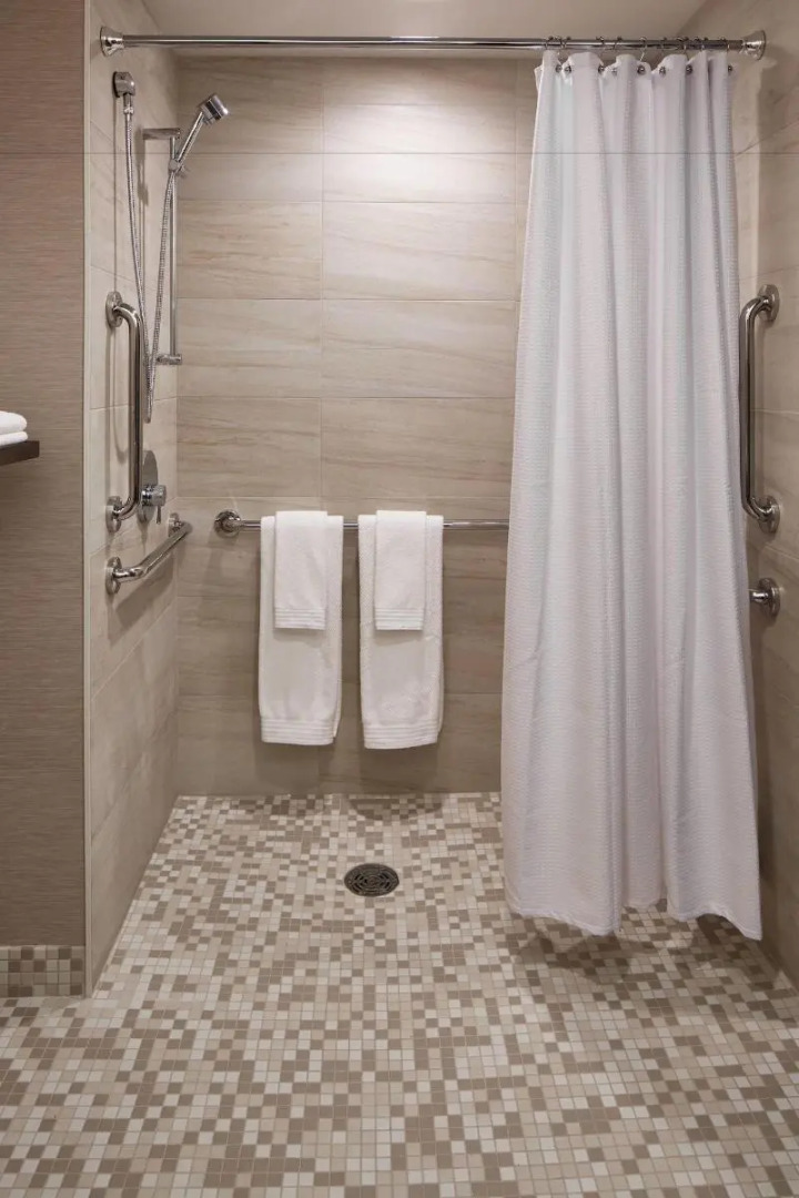 The Del Monte Lodge Renaissance Rochester Hotel & Spa