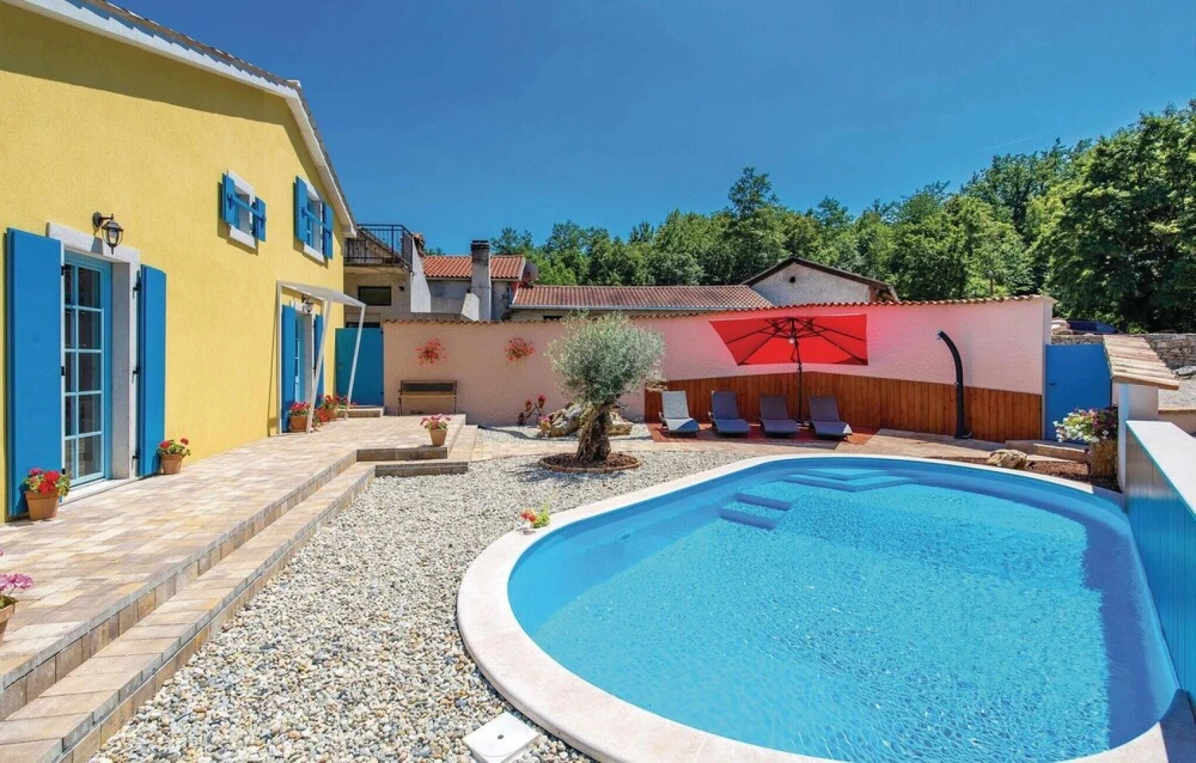 Stunning Home in Jurdani With Wifi and 2 Bedrooms