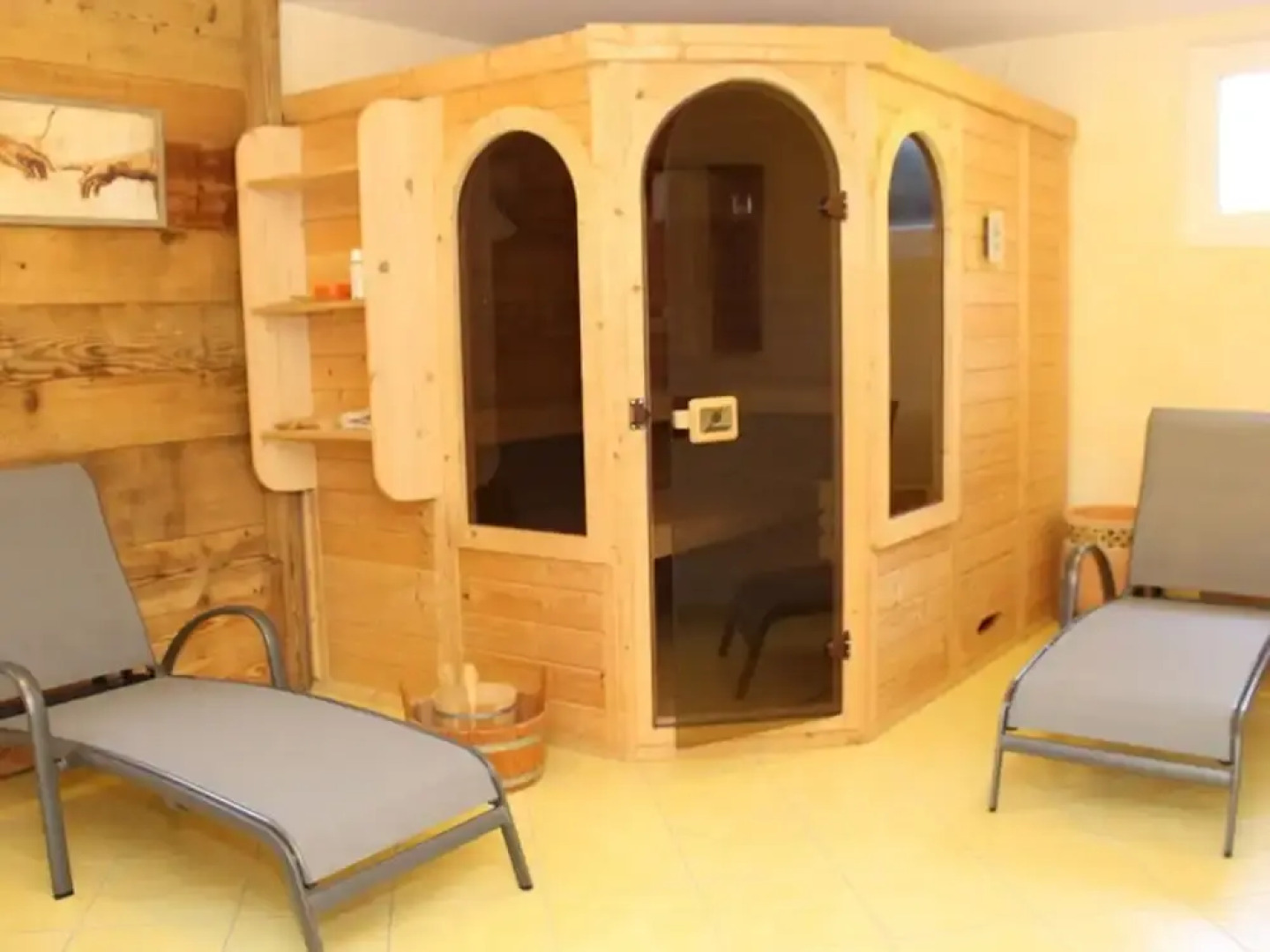 Holiday Apartment in the Rose Garden