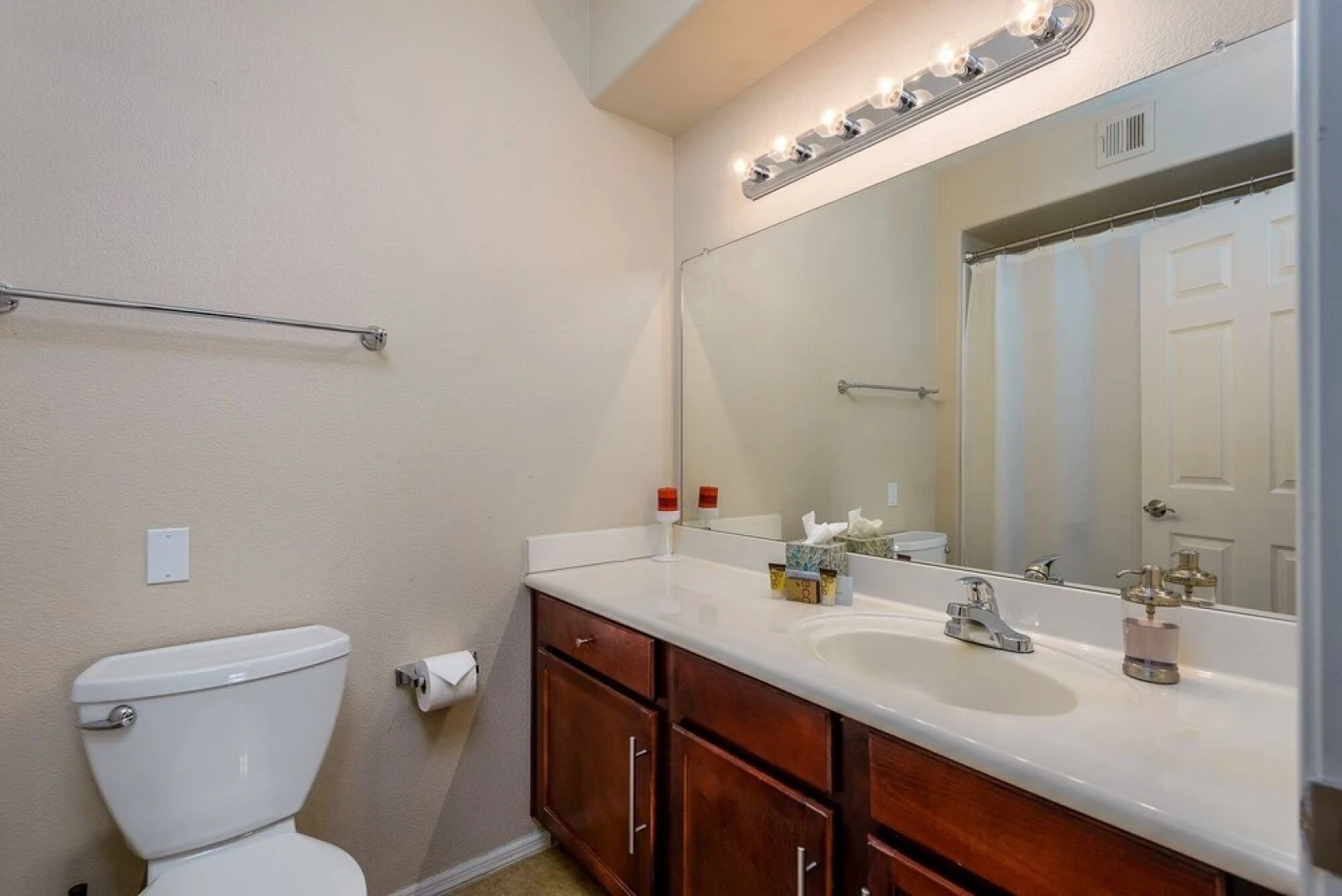 Signature 2 Bedroom Condo by RedAwning