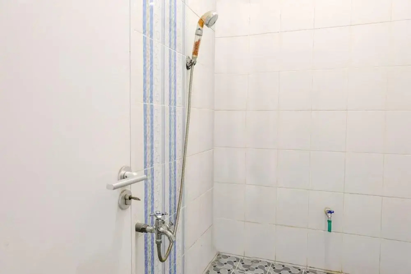 Gatsu Kost by OYO Rooms