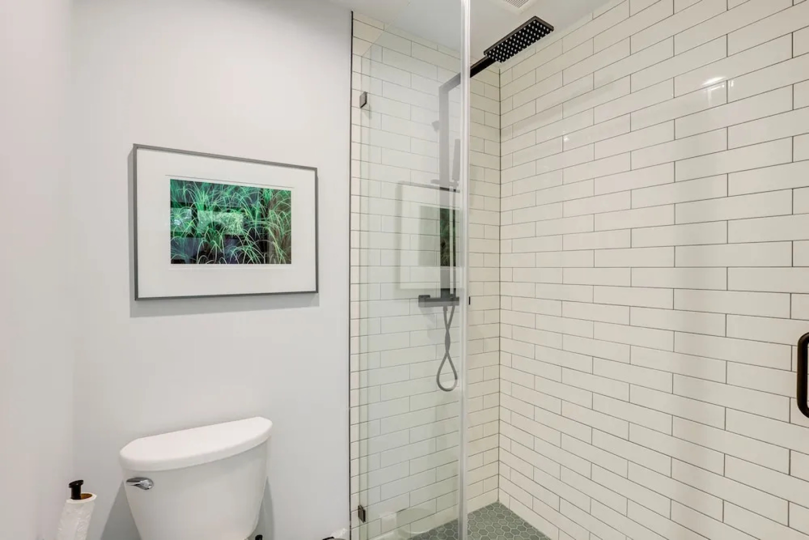 Brevard Retreat: Fireplace, Deck & Screened Porch!