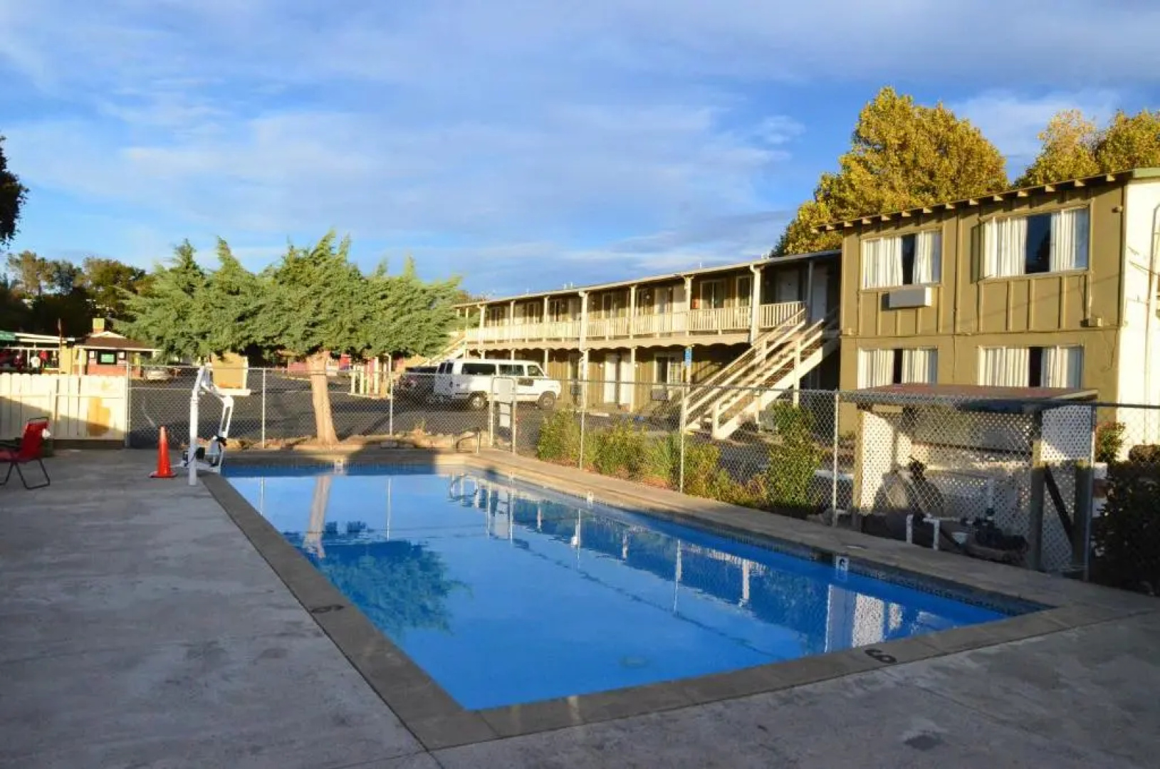 Lamplighter Motel