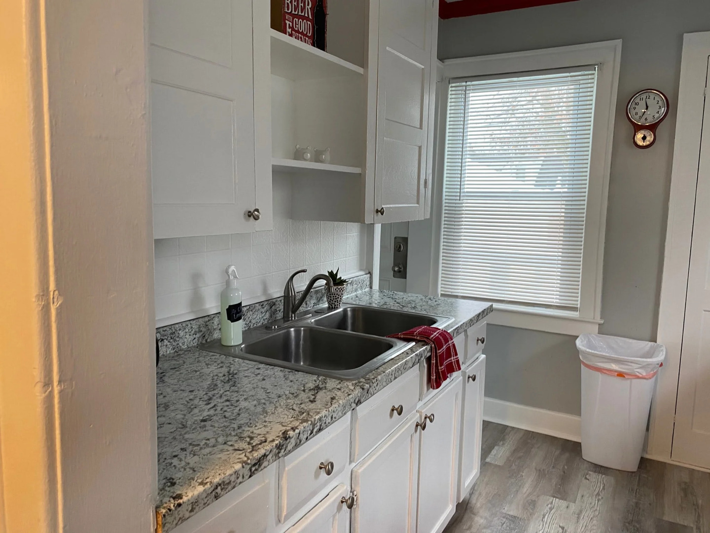 AutoManiac spot in the heart of Pontiac/3 beds 2 baths