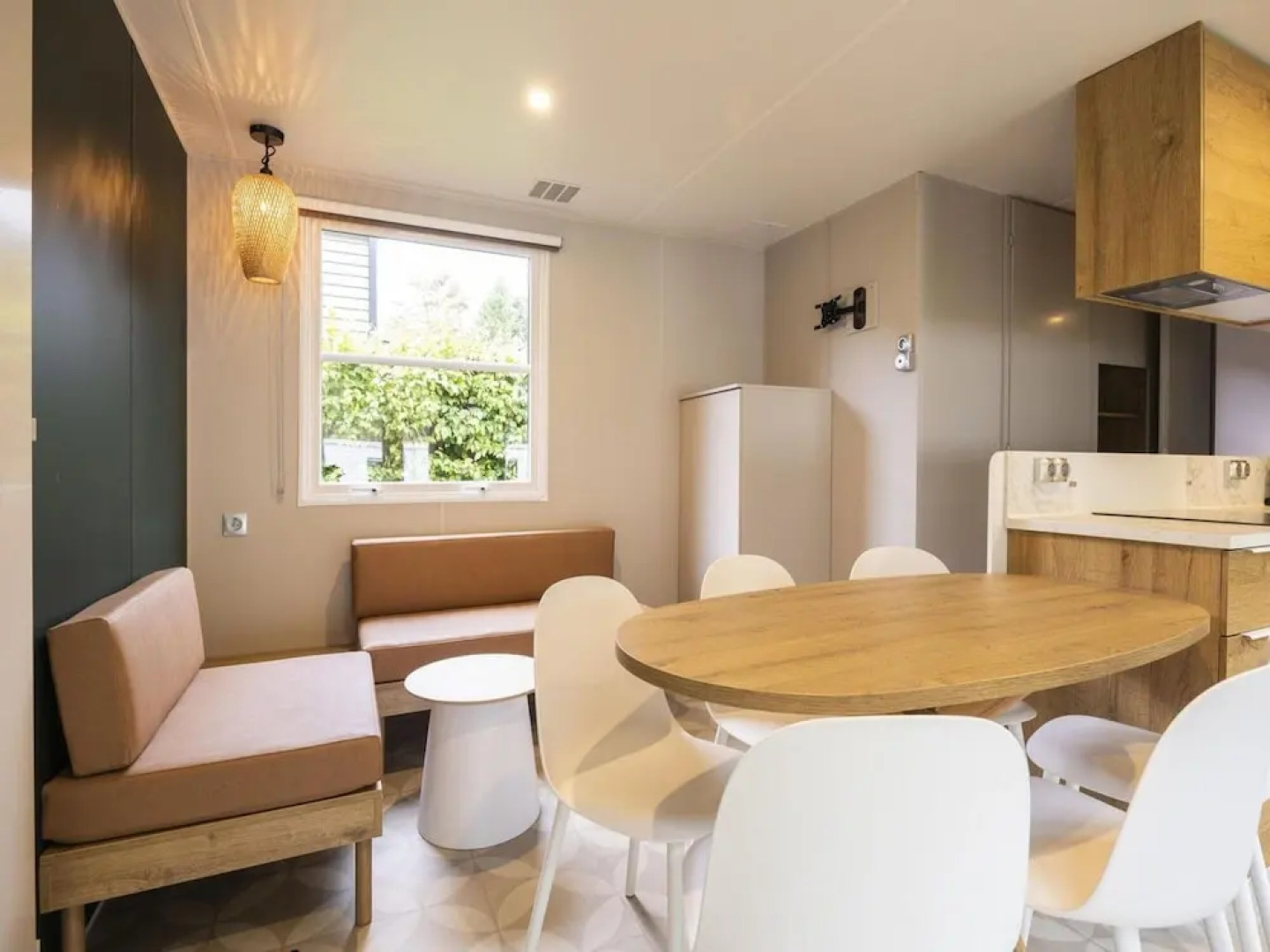 Peaceful Apartment With Pool