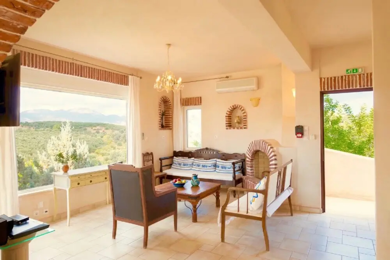 Myrsini Villa by LeaderStay