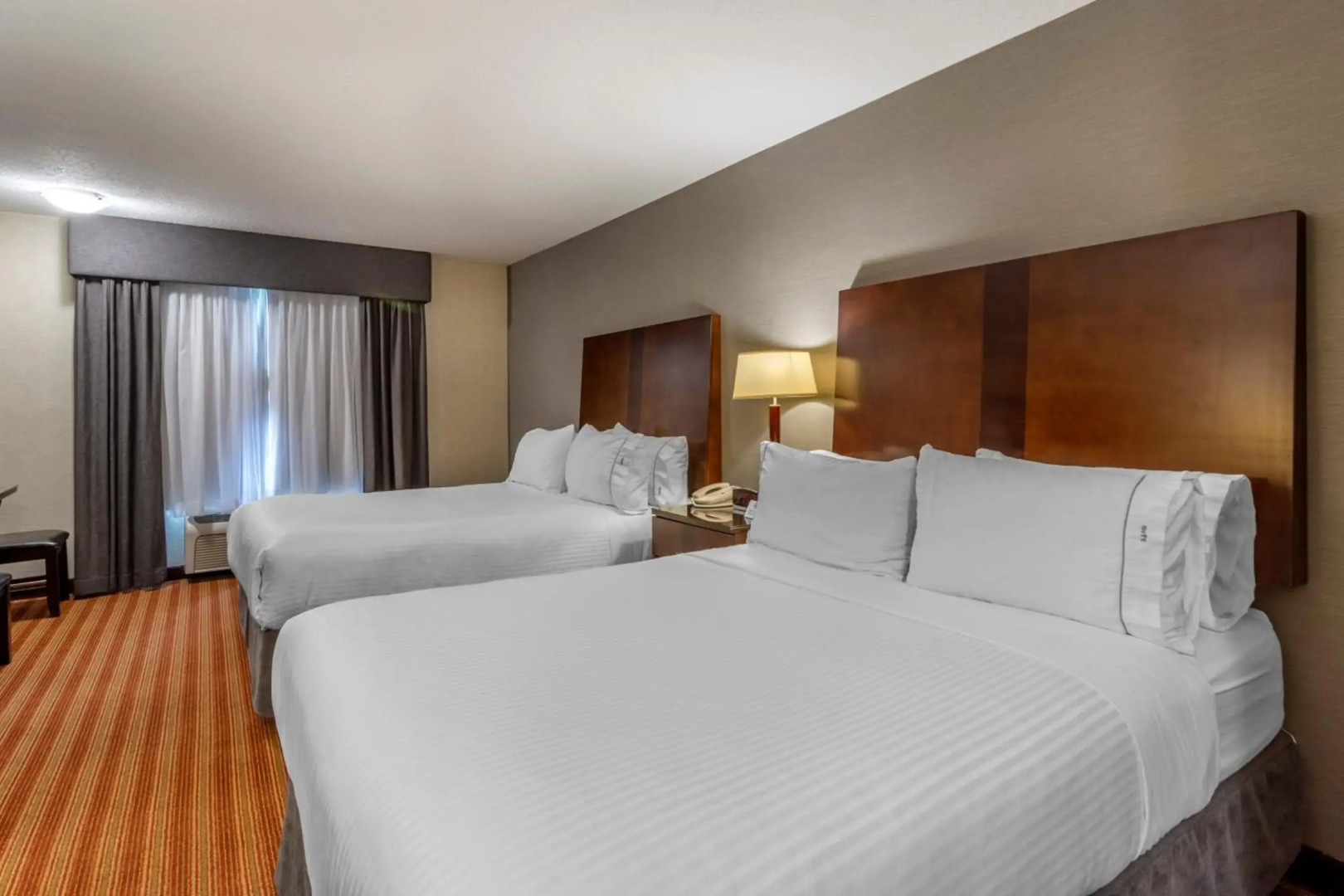 Devonian Hotel & Suites