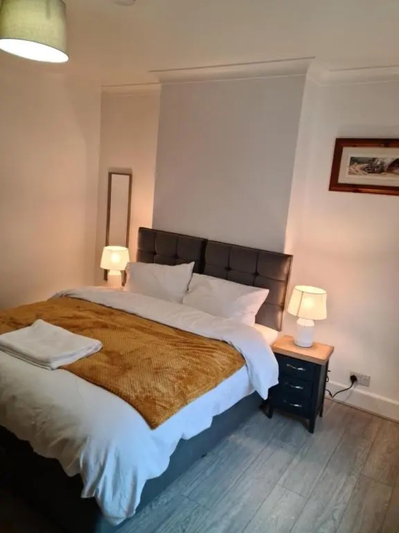 Fields Home a Stunning 3 Bedroom-Sleeps 5