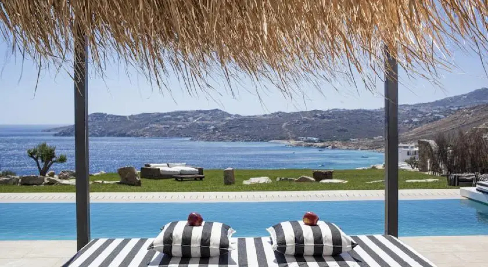 Villa Super Paradise (by Myconian Collection)