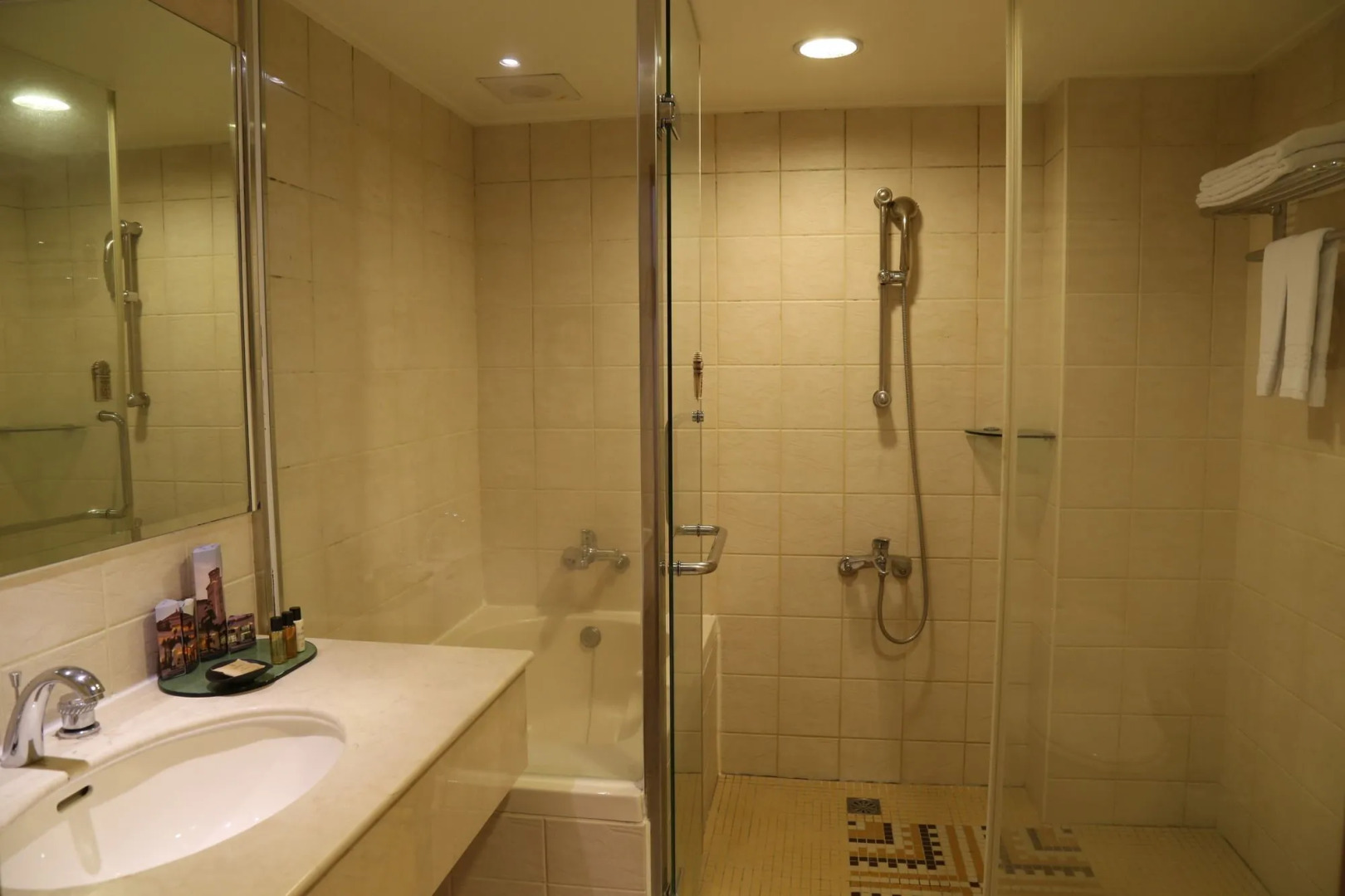 Shangrila Boutique Hotel