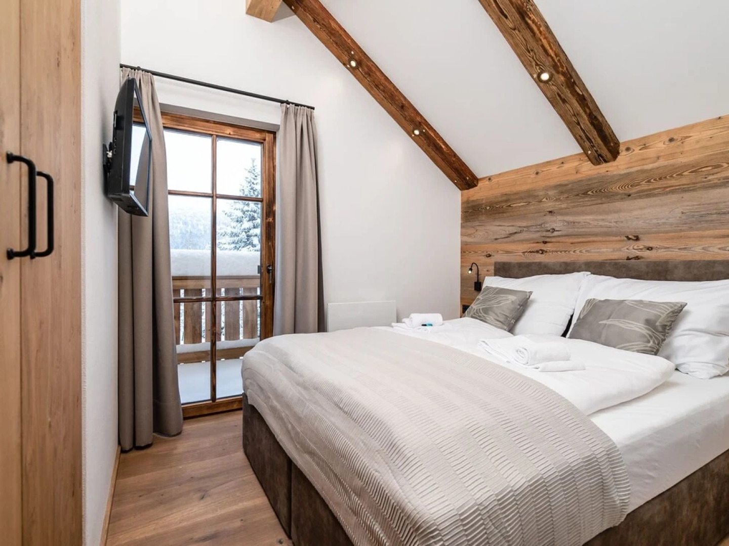 Luxurious Chalet in Katschberghöhe With Balcony