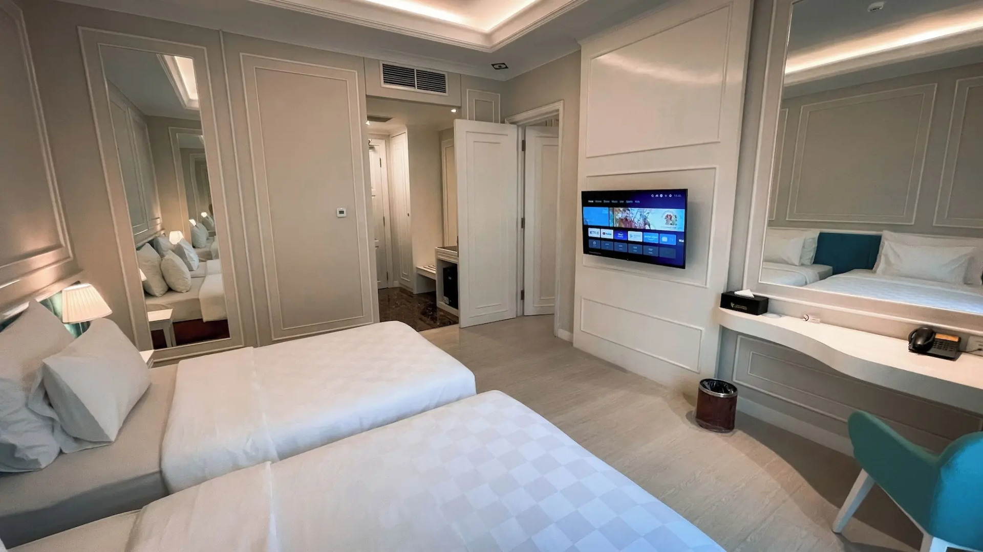 The Grantage Hotel & Sky Lounge