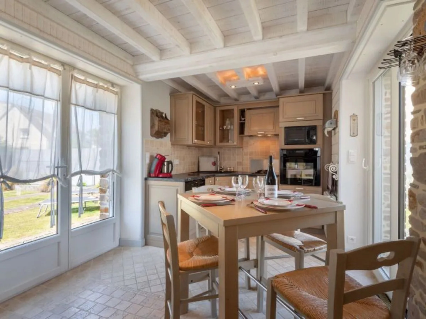 Holiday Home Zoé (CEZ407)