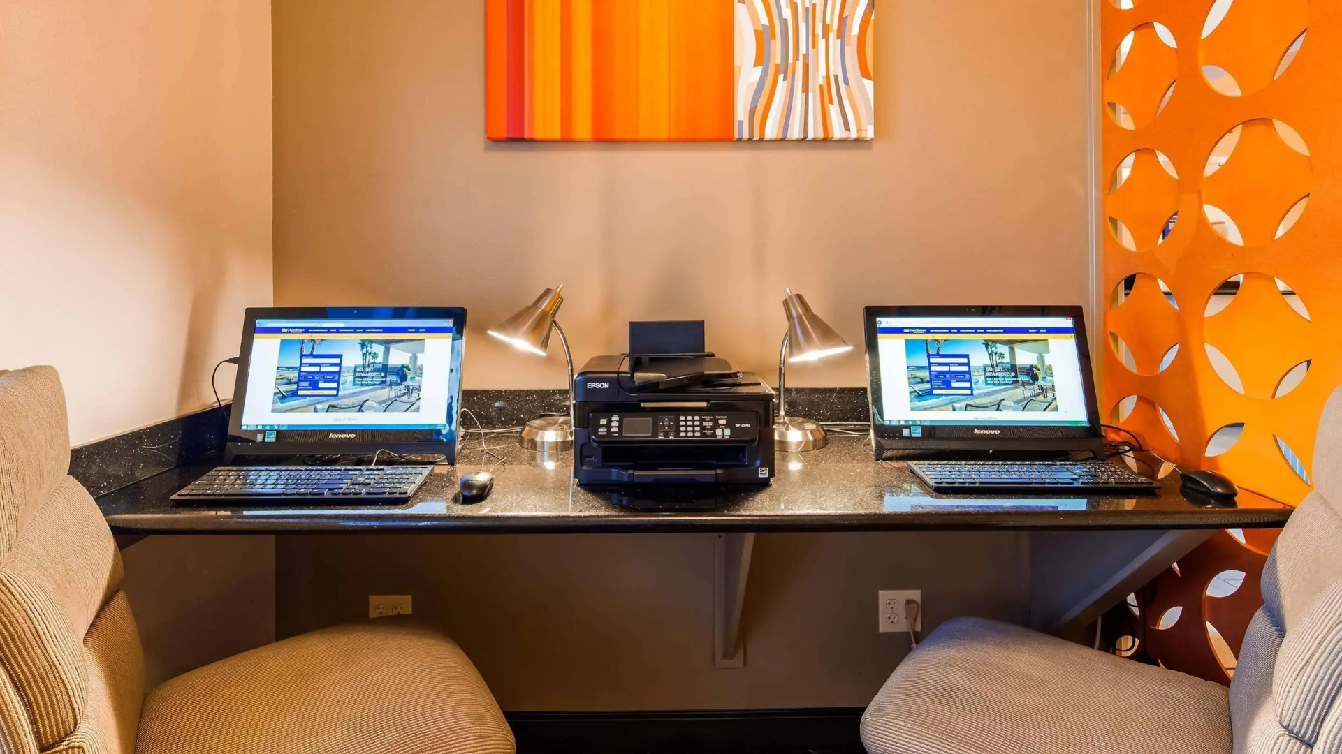 Best Western Plus The Four Corners Inn