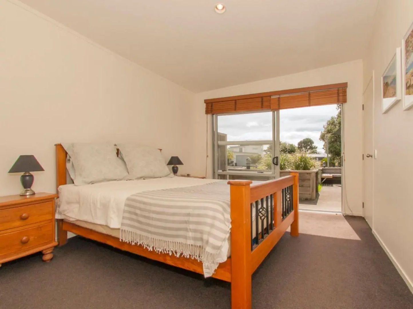 Sands Beach House - Matarangi Holiday Home